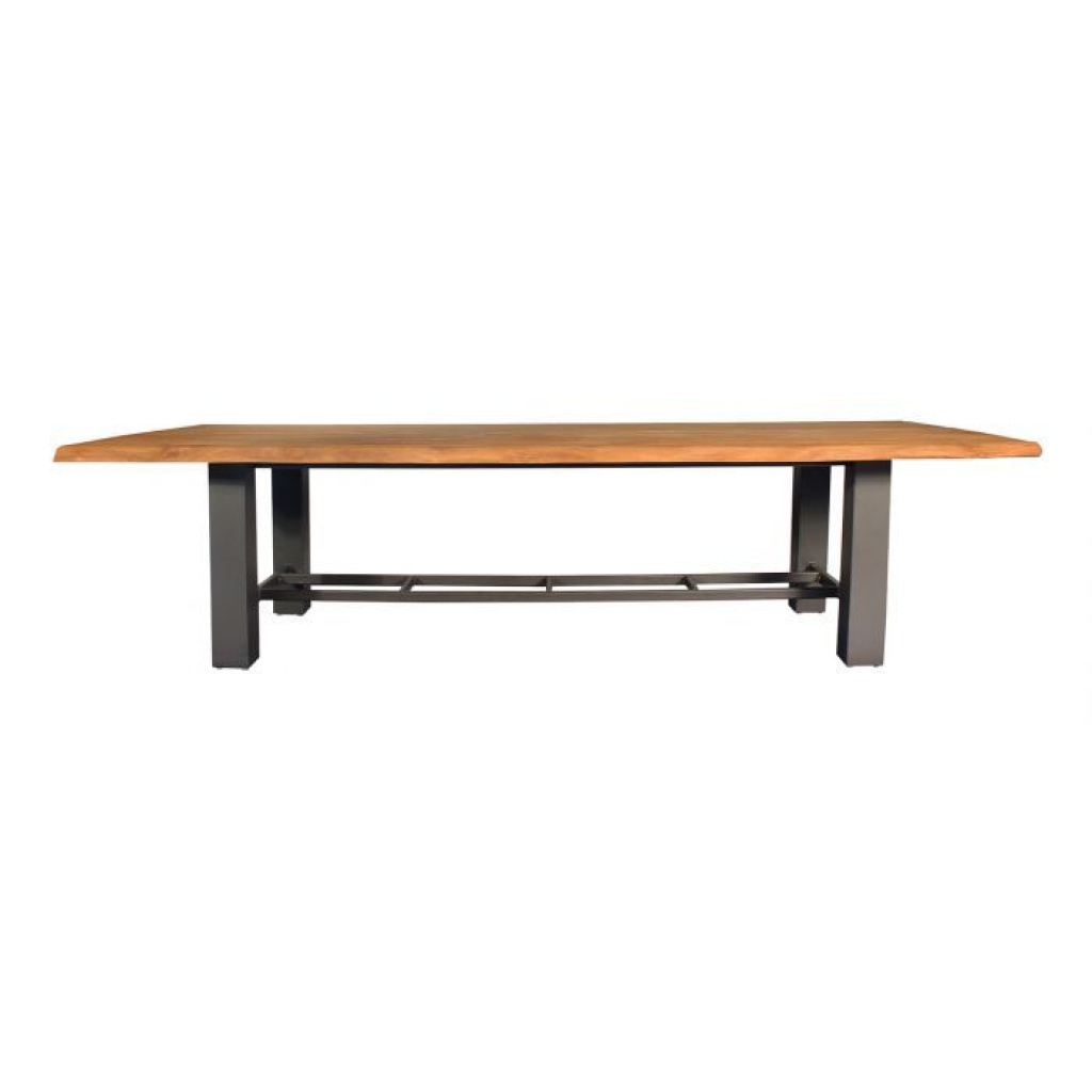giant_dining_table_1